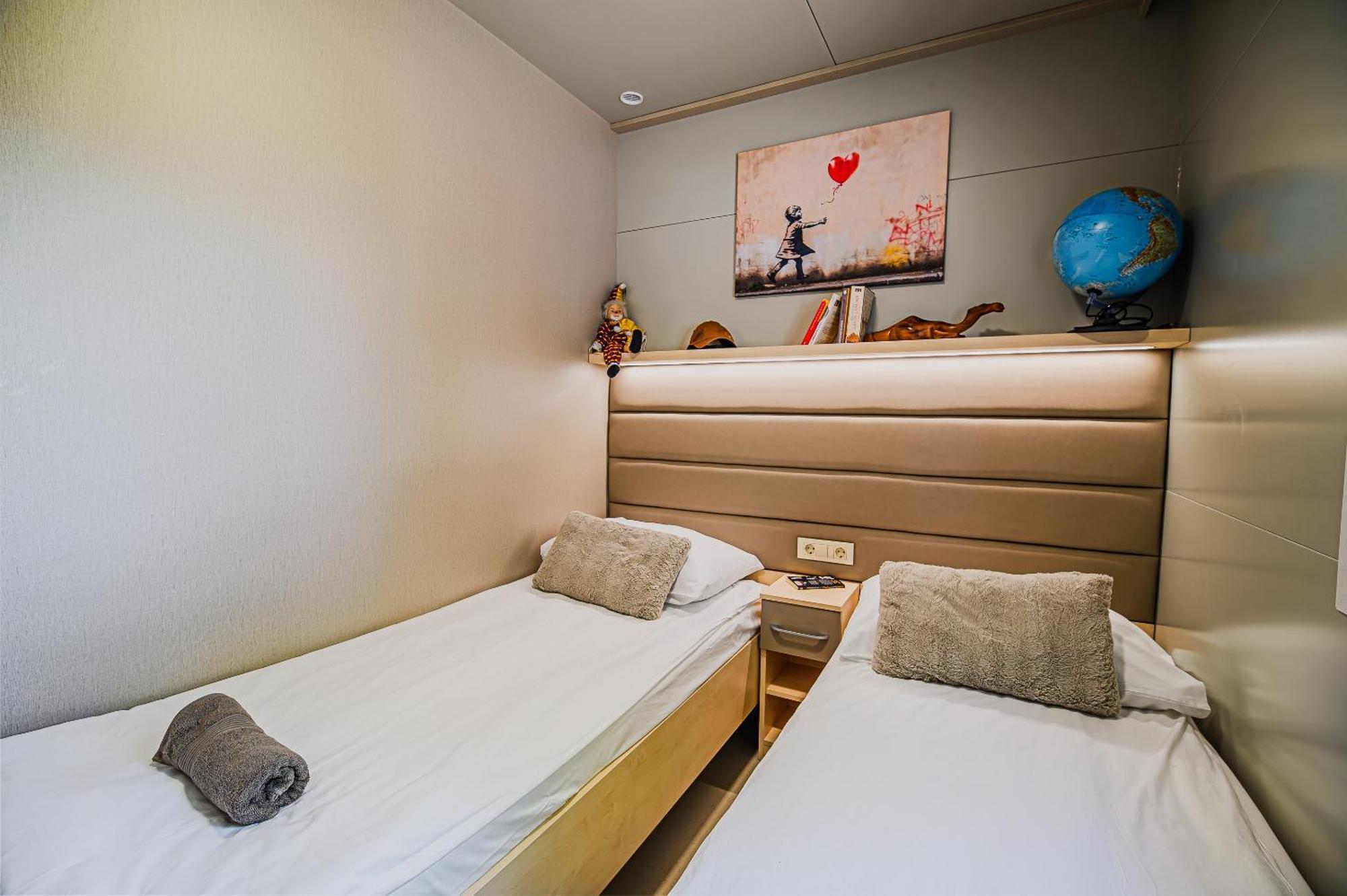 Deluxe Lake View Mobile Homes With Thermal Riviera Tickets Catez ob Savi Buitenkant foto